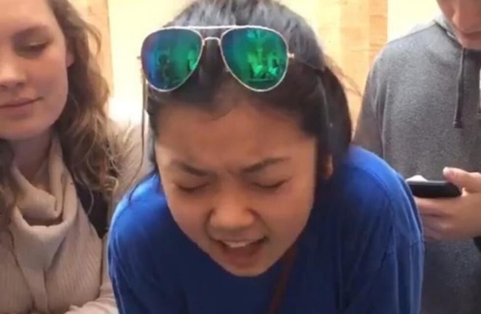 Cantó en un aljibe e hizo una versión mágica de "Hallelujah"