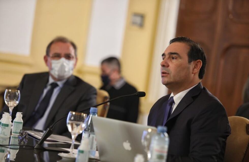 Pocas habilitaciones y mayores restricciones fueron las claves del anuncio del gobernador