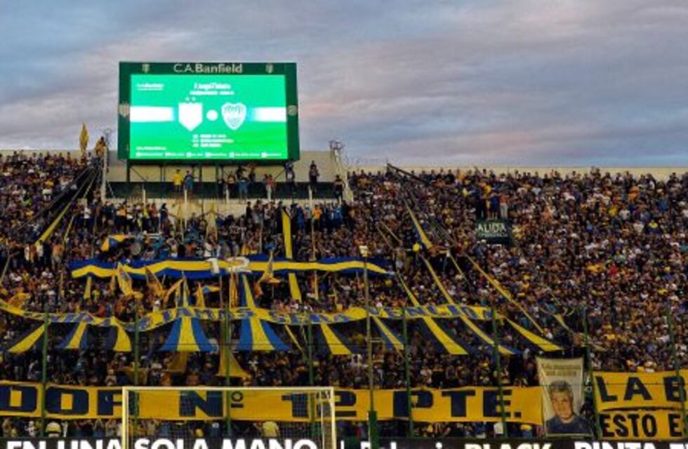 Caos en la entrada de los hinchas de Boca al estadio de San Martín