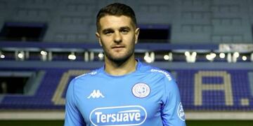 El goleador se sacó fotos, firmó autógrafos y sorteó su camiseta\u002E Un ídolo en ascenso\u002E