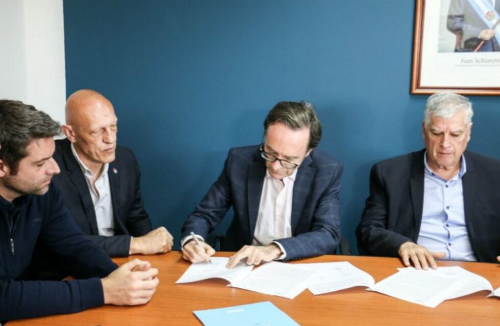 Río Cuarto: la Provincia firmó un convenio para promover la práctica deportiva