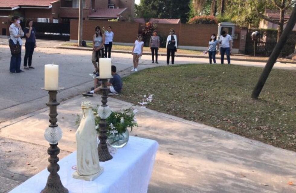 La imagen del Santísimo llegó a los ancianos