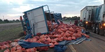 Uno de los siniestros sucedió a las 4\u002E30 en el kilómetro 996 de la ruta 7, en el trayecto y sentido Mendoza-San Luis\u002E