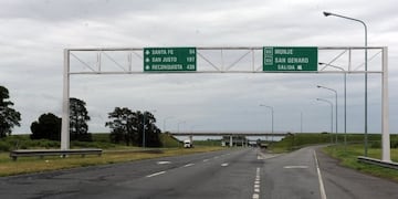 Atropellaron a un perro en la autopista a Santa Fe y deberán pagarles 60 mil pesos