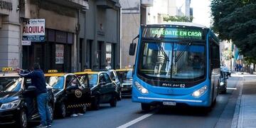 Colectivos: aprobaron la emergencia pero sigue el paro
