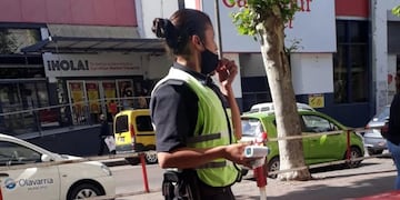 La policía olavarriense que se volvió viral por su buena onda y paciencia