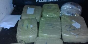 Persecución en rutas chaqueñas: llevaban casi 8 kilos de marihuana\u002E (Web)\u002E