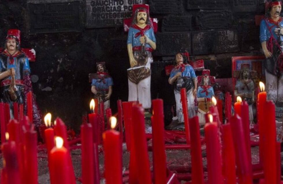 Por escasez de cigarrillos saquean santuarios del Gauchito Gil