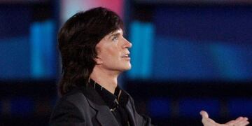 Camilo Sesto en el recordado show de Viña del Mar en 2004 (Foto: EFE)