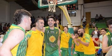 Costa Sud finalista (foto facebook/Costa Sud Basquet)