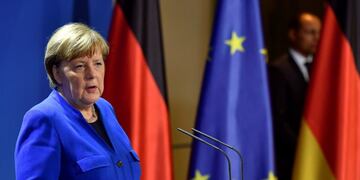 Angela Merkel dijo que está dispuesta a recibir la vacuna AstraZeneca. (AP)