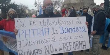 La protesta del 13S se hizo sentir en Mar del Plata (Foto: 0223)