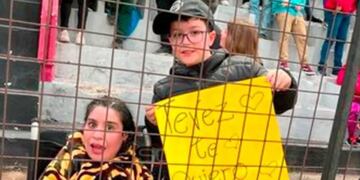 Nadia, la niña que soñaba con conocer a Carlos Tevez.