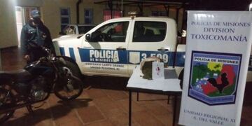 Los sospechosos abandonaron la moto en la que viajaban y la droga\u002E