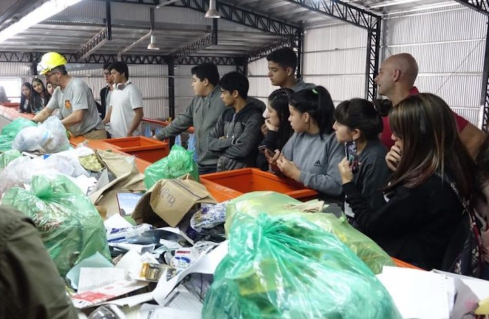 Recolección diferenciada de residuos: alumnos y docentes conocieron el Centro Ambiental de Carlos Paz