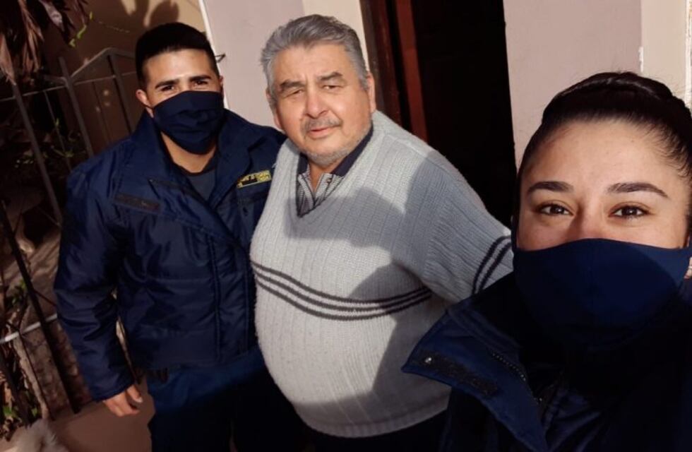 Dos policías de Arroyito le devolvieron el dinero a un vecino y se los agradeció en las redes sociales
