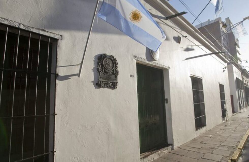 En un nuevo aniversario de la firma del Acuerdo; chocolate caliente y pastelitos