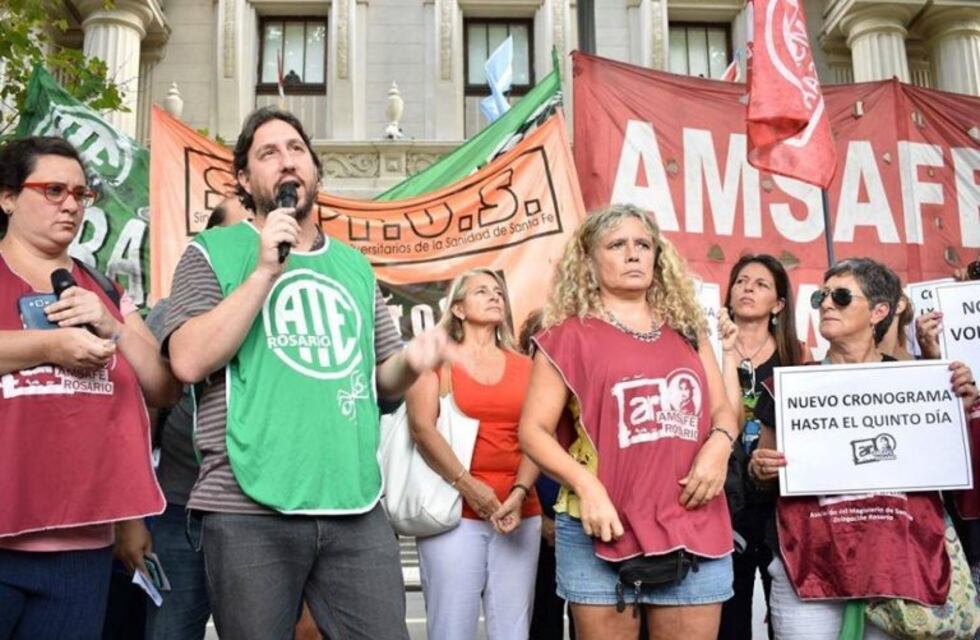 Gremios estatales anuncian cese de tareas y marchan por paritaria sin techo