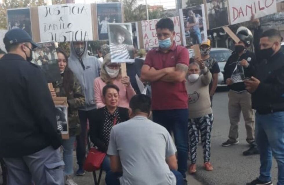 Familiares de Danilo Nikisch exigieron justicia frente a la Fiscalía