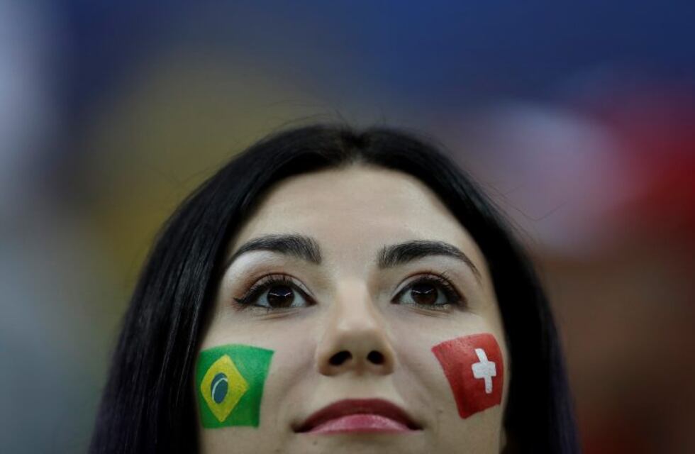 La alegría de la hinchada en el debut de Brasil ante Suiza