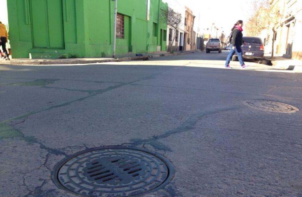 Rescatan a cuatro chicos de los desagues pluviales