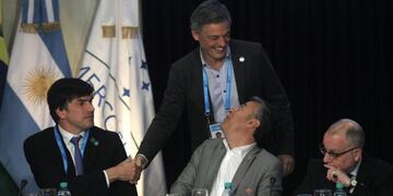 DYN110, MENDOZA , 19/07/2017, EN EL MARCO DE LA CUMBRE DEL MERCOSUR , EL MINISTRO DE RELACIONES EXTERIORES Y CULTO EMBAJADOR JORGE FAURIE, EL MINTRO DE LA PRODUXCION FRANCISCO CABRERA Y EL GOBERNADOR DE MENDOZA ALFREDO CORNEJO, PARTICIPAN DEL CIERRE DEL SEMINARIO MERCOSUR Y LA ALIANZA DEL PACIFICO\u002EFOTO:DYN/PABLO MOLINA /ENVIADO ESPECIAL\u002E
