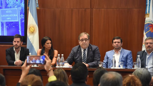 Martín Fellner, María Uriondo, Alberto Bernis, Santiago Jubert y Fabián Tejerina, encabezaron la presentación de la herramienta legislativa Plataforma de Participación Ciudadana.