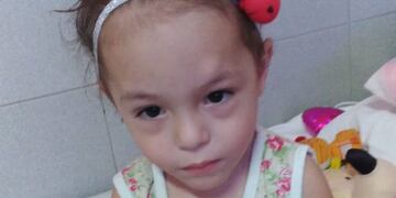 Guadalupe Martínez nació prematura y presenta numerosas complicaciones de salud. Debe tratarse en el Hospital Garrahan e intervenirse a una cirugía. Necesita de tu ayuda.