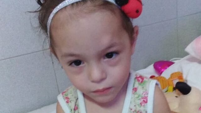 Guadalupe Martínez nació prematura y presenta numerosas complicaciones de salud. Debe tratarse en el Hospital Garrahan e intervenirse a una cirugía. Necesita de tu ayuda.