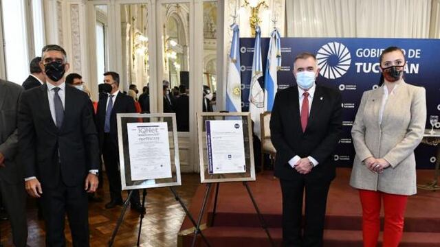 Jaldo y el fiscal de Estado Federico Nazur, entregaron la certificación de norma ISO 9001:2015 de Fiscalía de Estado