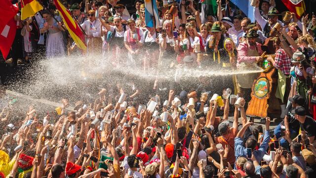 El pueblo que ofrece fiestas de cerveza artesanal rodeadas de paisajes imperdibles . (Prensa: Oktoberfest)