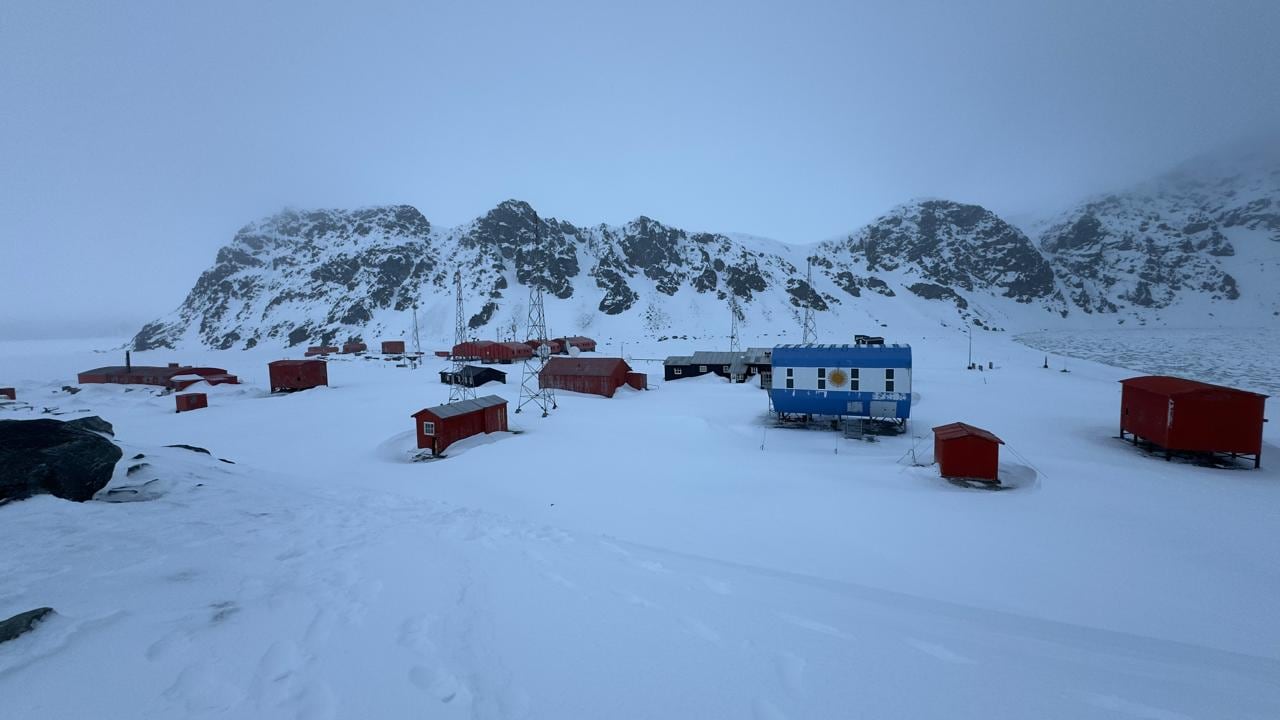 “Tierra Blanca”, el documental que muestra la vida de un tresarroyense en la Antártida