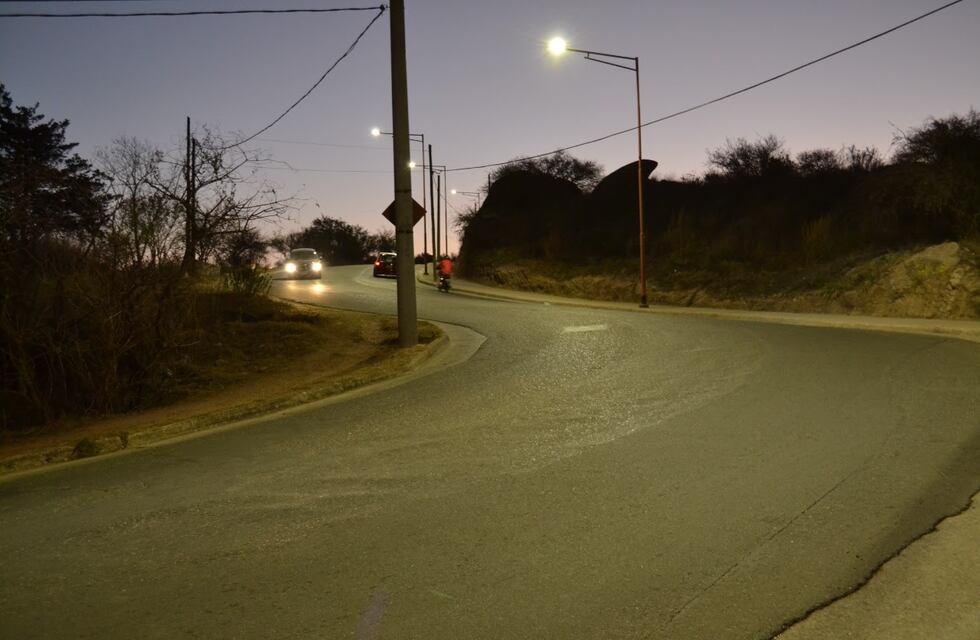 Nuevas luminarias LED en Distrito Oeste