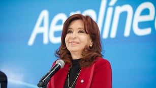 Cristina Kirchner afirmó que fue en su gestión que se quitó el beneficio de millas a funcionarios.