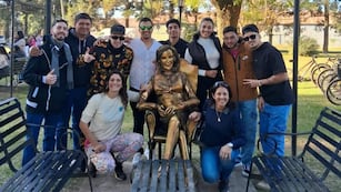 El parque de la ciudad santafesina volvió a contar con la Chiqui de bronce.