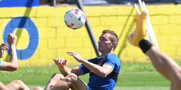 El delantero cumplió 35 años y su contrato vence a fin de año.