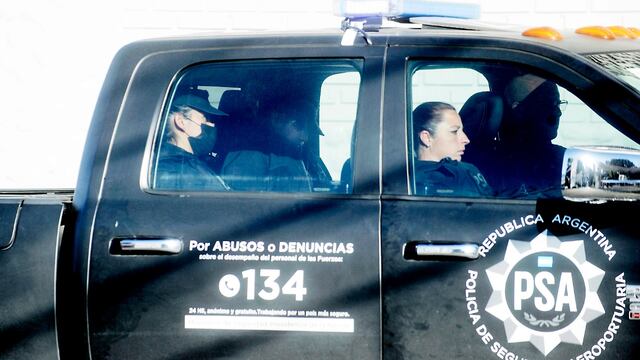El traslado Brenda Uliarte a Comodoro Py. Su amiga Agustina Díaz fue detenida este martes.