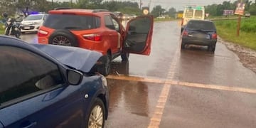 Choque en cadena frente a la Terminal de Oberá dejó dos conductores hospitalizados.