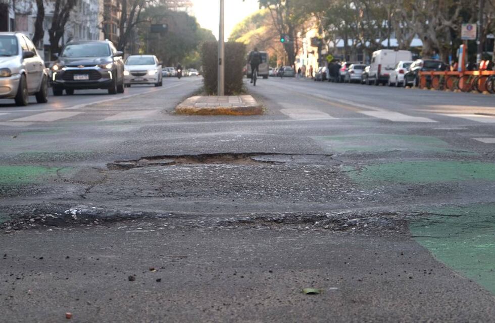 Desvíos de colectivos y cortes de tránsito jueves y viernes en el centro por tareas de repavimentación