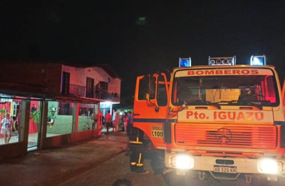 Vecinos sofocaron un incendio en una vivienda de Iguazú