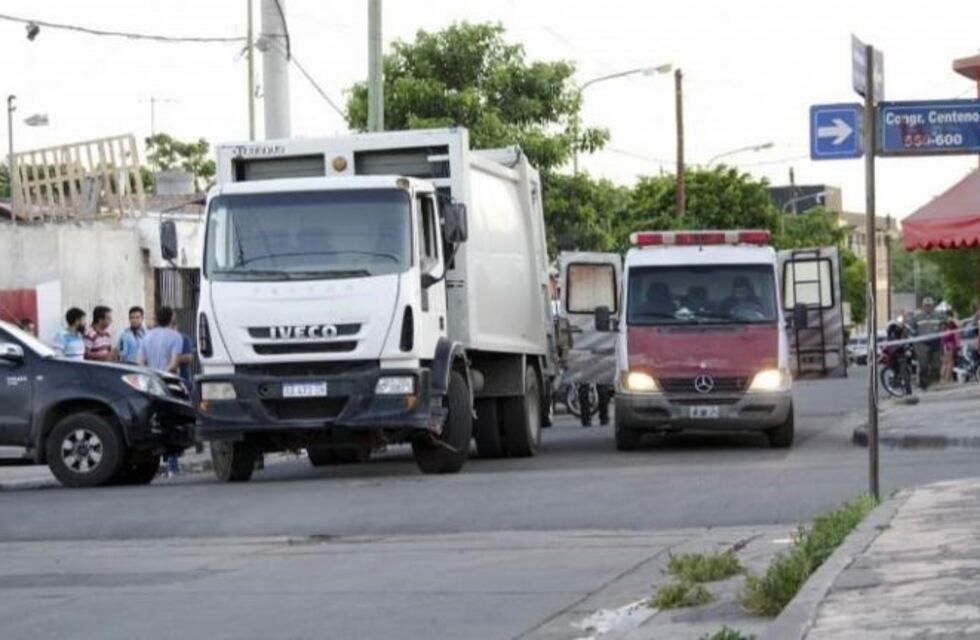 Un empleado de Higiene Urbana murió aplastado en un camión de residuos