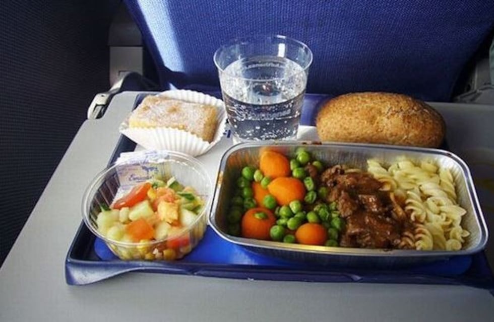 Pidió un menú vegetariano en el avión y se llevó una sorpresa