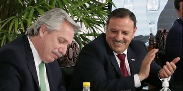 Alberto Fernández firmó un convenio para la construcción de 216 viviendas en La Rioja