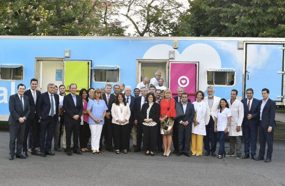 Gustavo Bordet junto a Alberto Fernández en el relanzamiento de Remediar