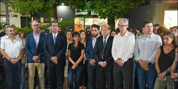 El acto protocolar estuvo acompañado por representantes de la legislatura provincial, el Gobernador, parte del Gabinete e integrantes del municipio así como y el titular de la Asociación Israelita de Beneficencia, Uri Jaraz\u002E