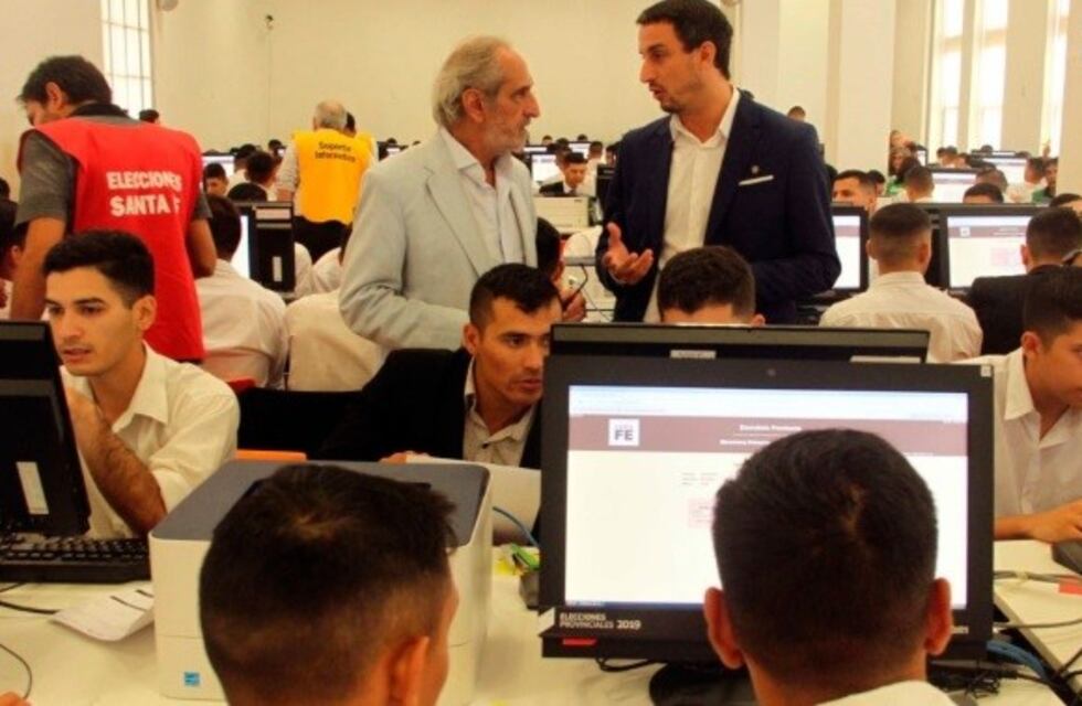 Permitirán que fiscales y veedores entren al salón de recepción de telegramas