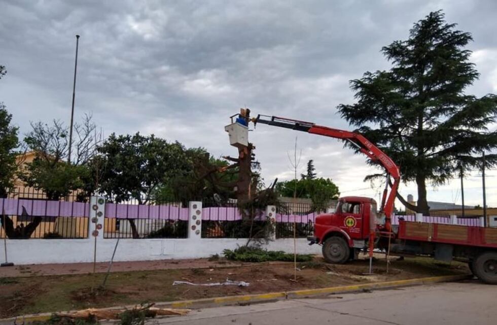 Tremendo susto: cayó un rayo en una escuela de Holmberg mientras los niños estaban en clases