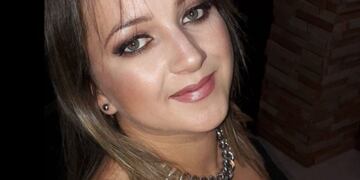 Fanny Ruloff, docente de Biología, de 31 años\u002E Viajaba en la misma camioneta en la que sufrió un vuelco fatal la exdiputado Marilú Leverberg\u002E (Facebook)