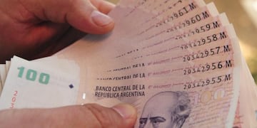 Billetes de 100\u002E