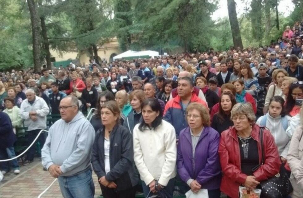 Unos 20 mil fieles peregrinaron a la Virgen de Lourdes
